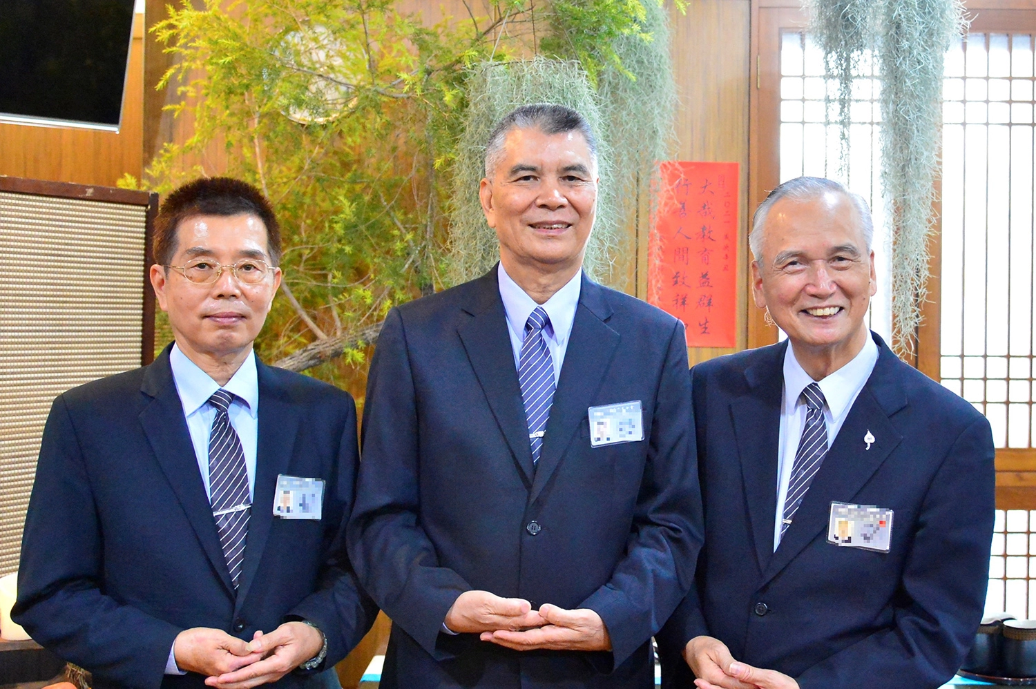 林坤旺因新冠疫情留在台灣培訓志工，與慈濟志工一起投入中區慈善工作。(攝影：歐明達)