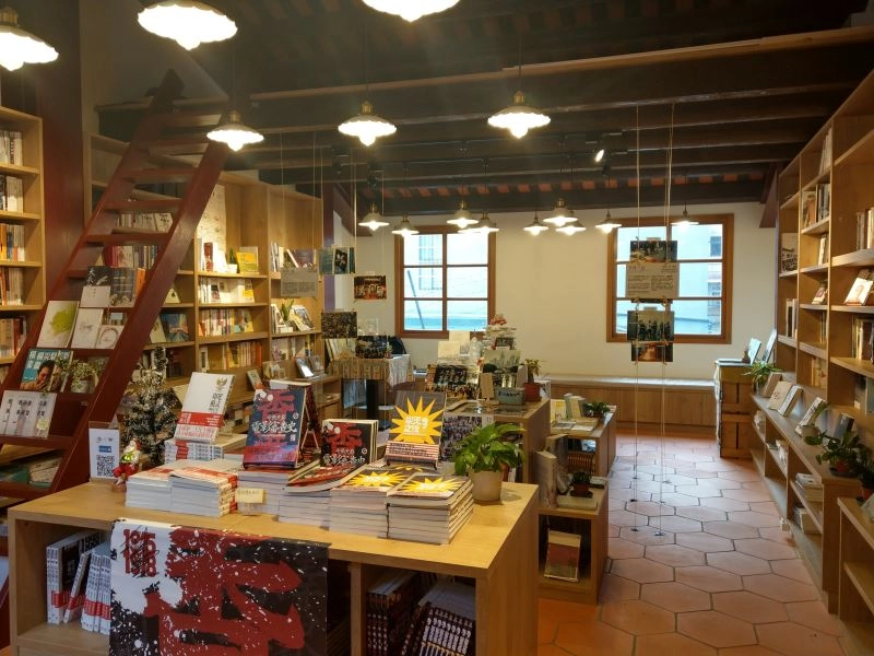 大稻埕季風帶書店展陳豐富的文史書籍資訊
