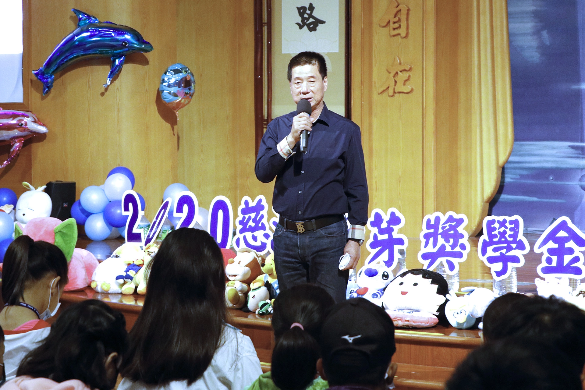 臺東市長張國洲親蒞臨現場為今年得獎同學祝福及勉勵。
