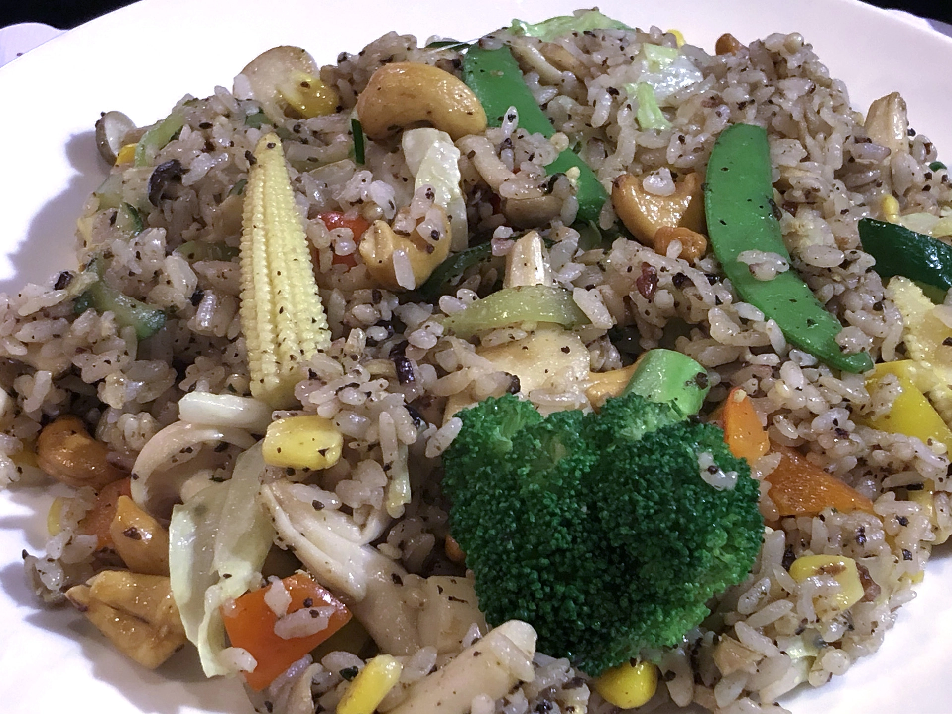 從小目標循序漸進，從簡單易做的蔬食炒飯開始固定有一餐吃蔬食。