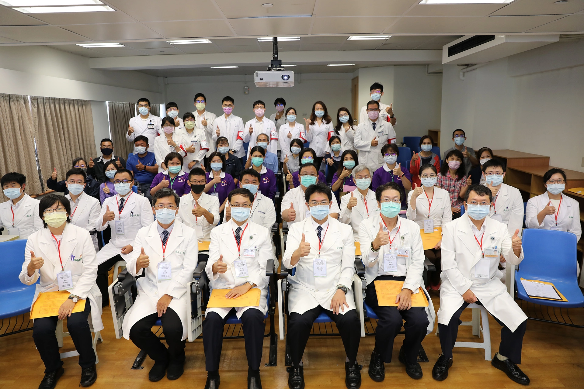 花蓮慈濟醫院中醫部九月二十日舉辦「客觀結構式臨床技能測驗（Objective Structured Clinical Examination, 簡稱OSCE），今年首次與大林慈濟醫院連線，共同為四十五位分別在花蓮、臺北、臺中、大林慈院四院的中醫住院醫師還有社區中醫診所的代訓醫師，測試他們在臨床訓練成果。