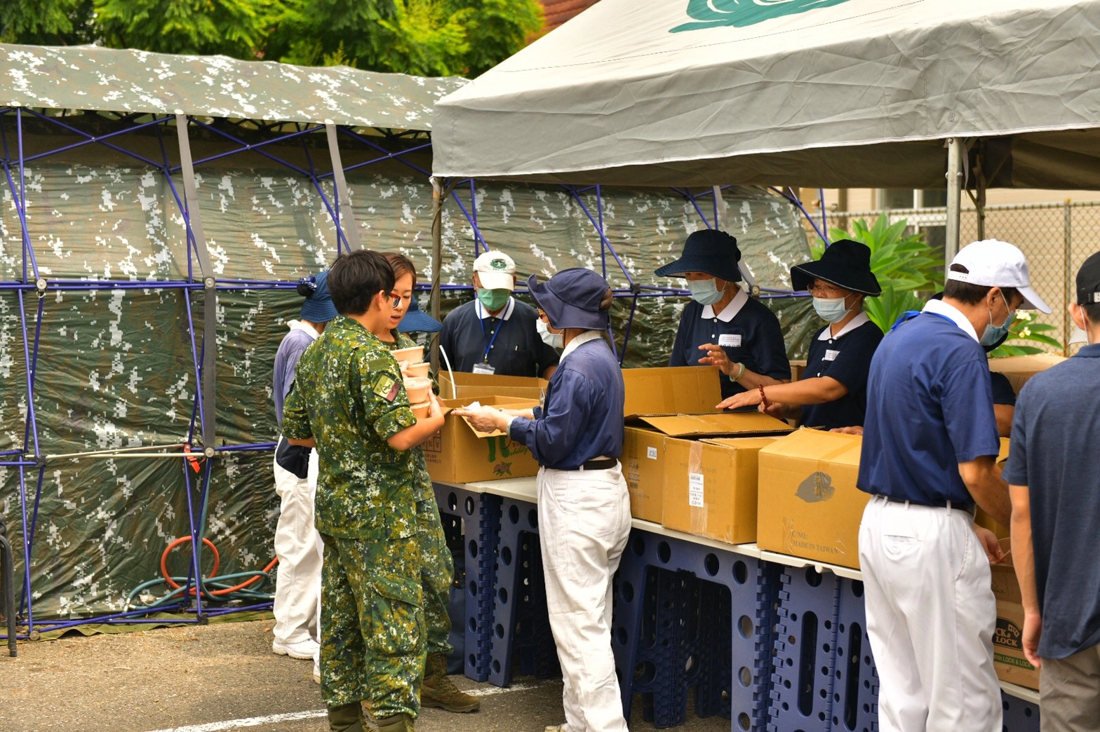 高雄國家防災日演練，慈濟承擔後勤支援任務，現場支援素食便當。