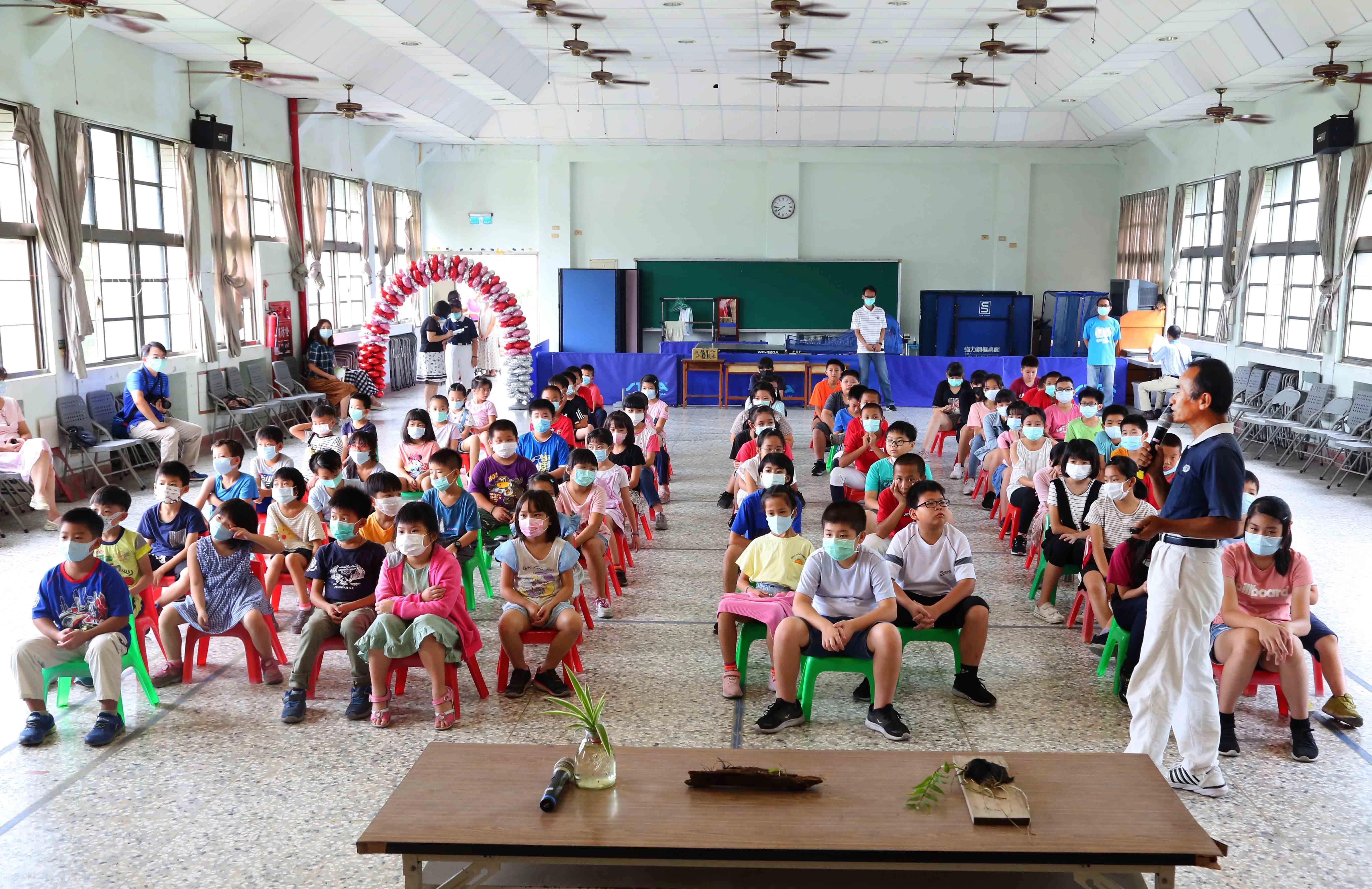 嘉義縣預計有二所高中、147所國中小學校，三年內嘉義縣全縣學校做全面宣導「食在環保-感恩食農、食安有我、生態環保」。