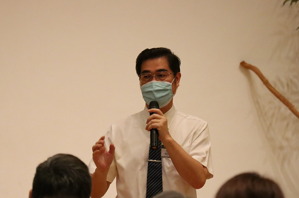 姚智化校長表示廣泛的閱讀，對學生學習一定有很大的幫助，喜閱書展一連舉辦九天歡迎所有家長帶著孩子共同閱讀。