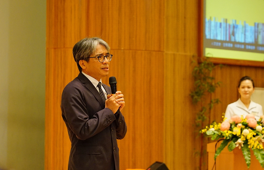 慈濟人文志業中心平面總監王志宏指出，要舉辦這樣的書展非常不容易，因為要動員很多人力去協調出版社的進書與銷售，到現場還需要很多志工的協助，才能把這樣的展覽帶到大家面前。