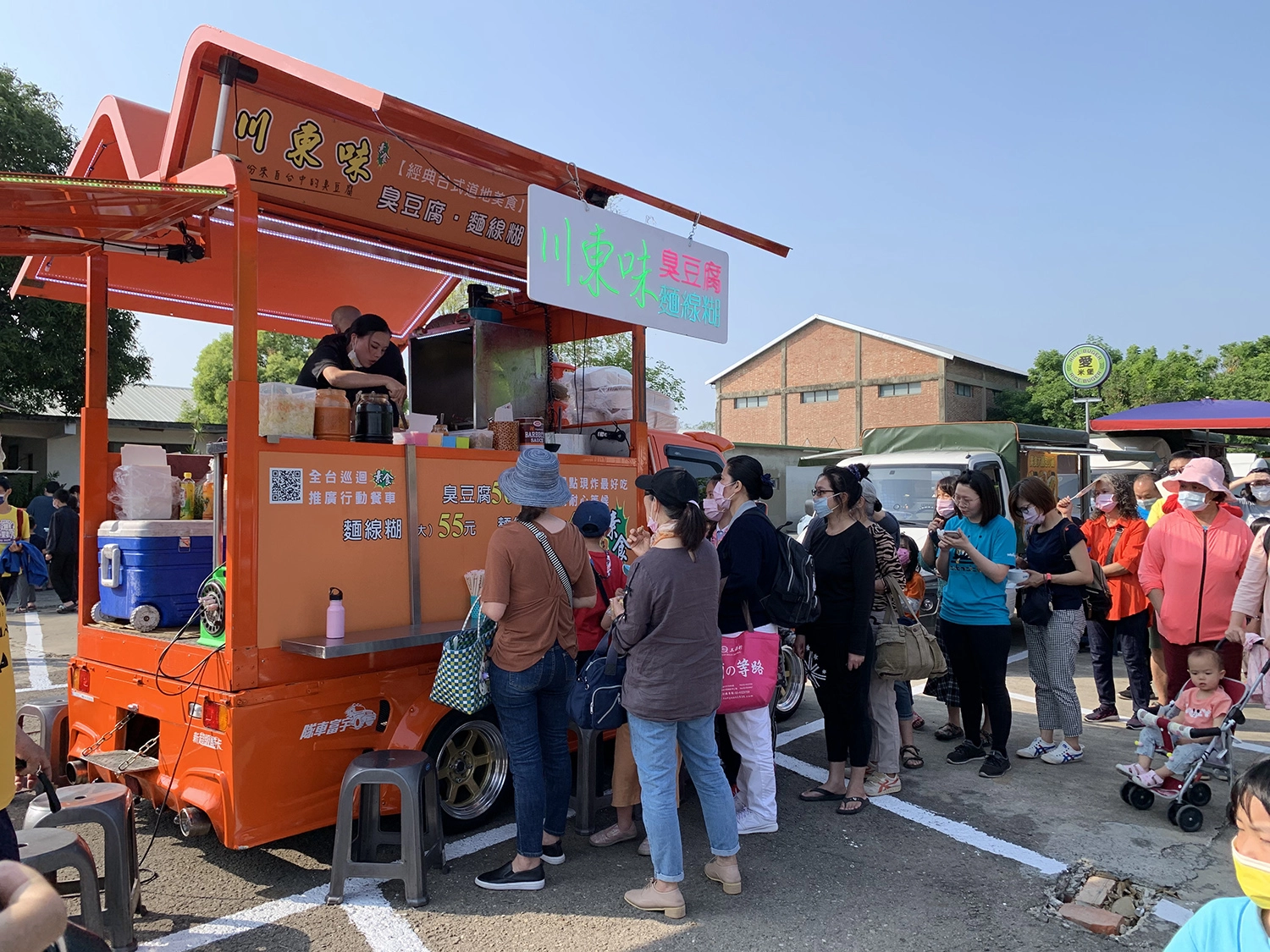 來自全臺各地的餐車業者，雖舟車勞頓，目的就是希望讓更多素食者吃到美味的料理，還能讓吃葷的朋友也能嘗鮮。(攝影者:李玉如)