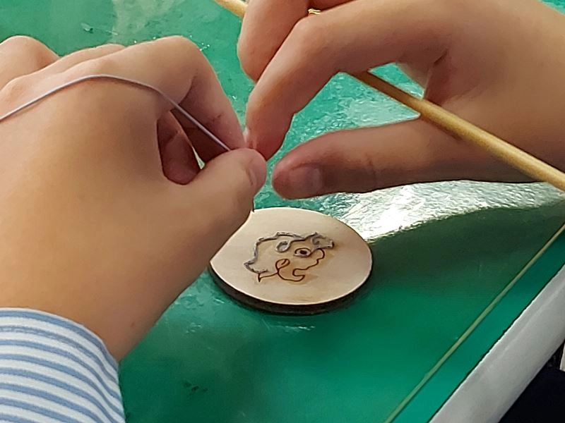 粧佛工序體驗-盤漆線。
