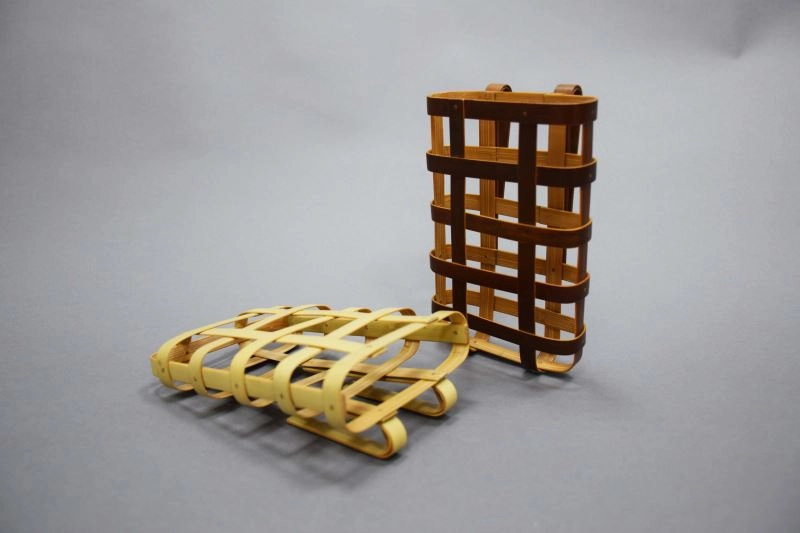 展售商品-竹編手機袋。