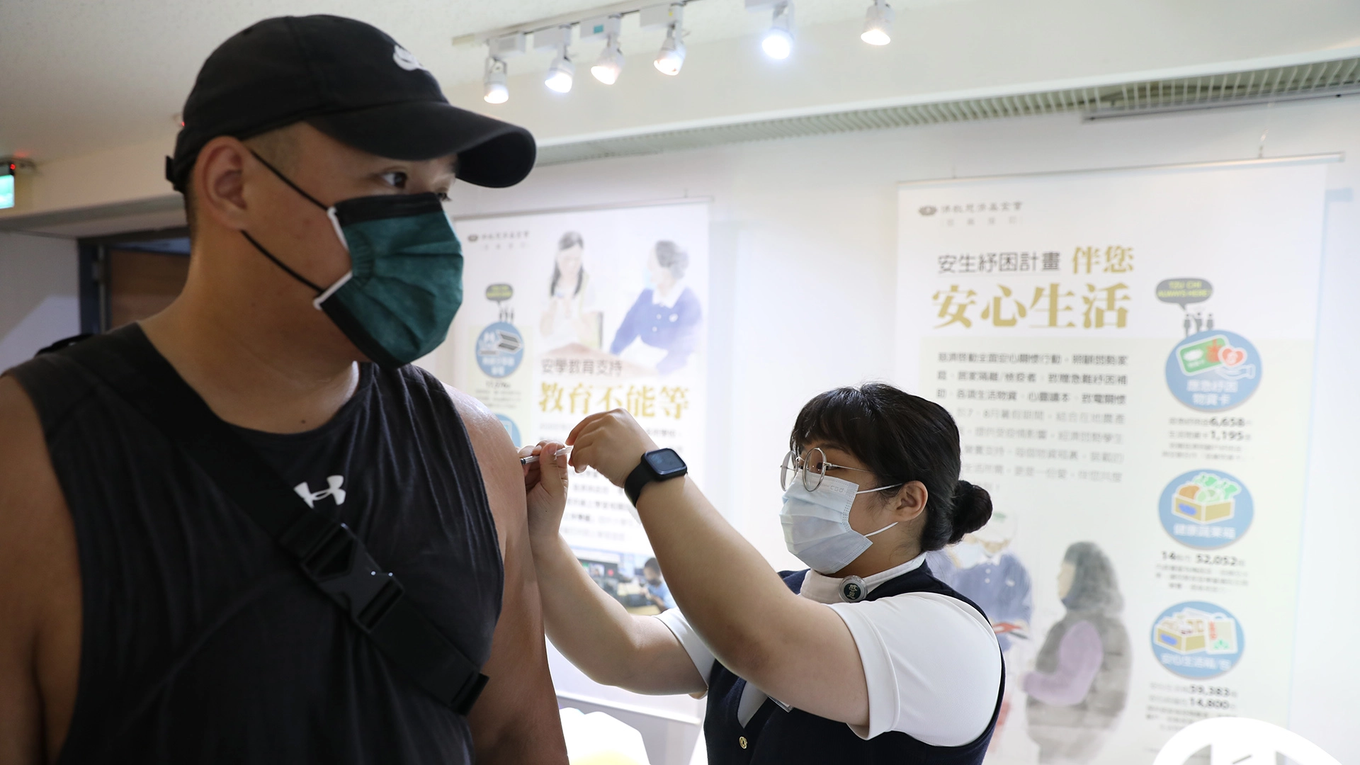 賴老師表示花蓮慈院的規劃讓他對疫苗施打的安全性感覺到安心。