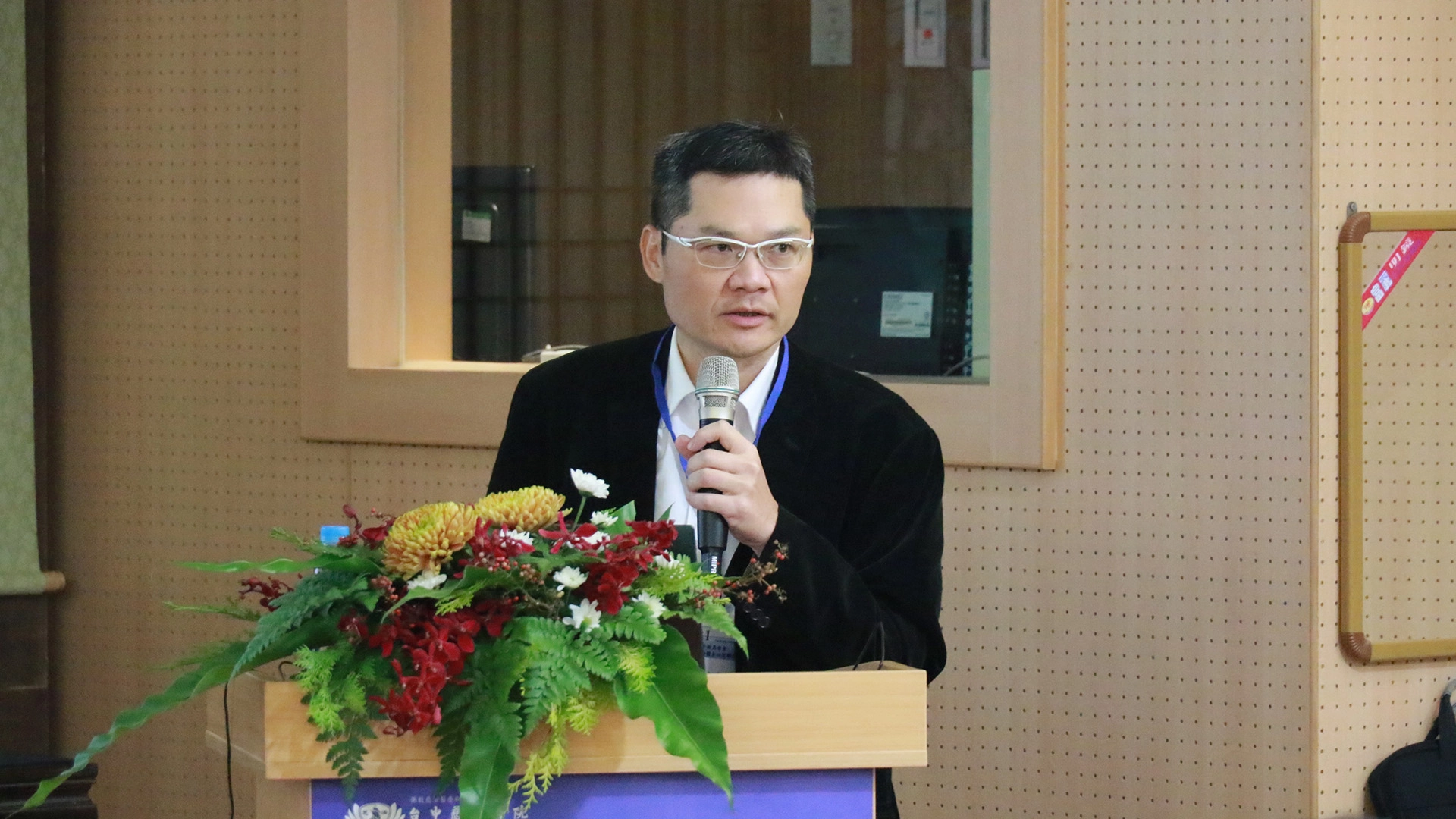 臺中慈濟醫院代謝及減重中心李旻憲主任分享臺中慈濟醫院經驗。