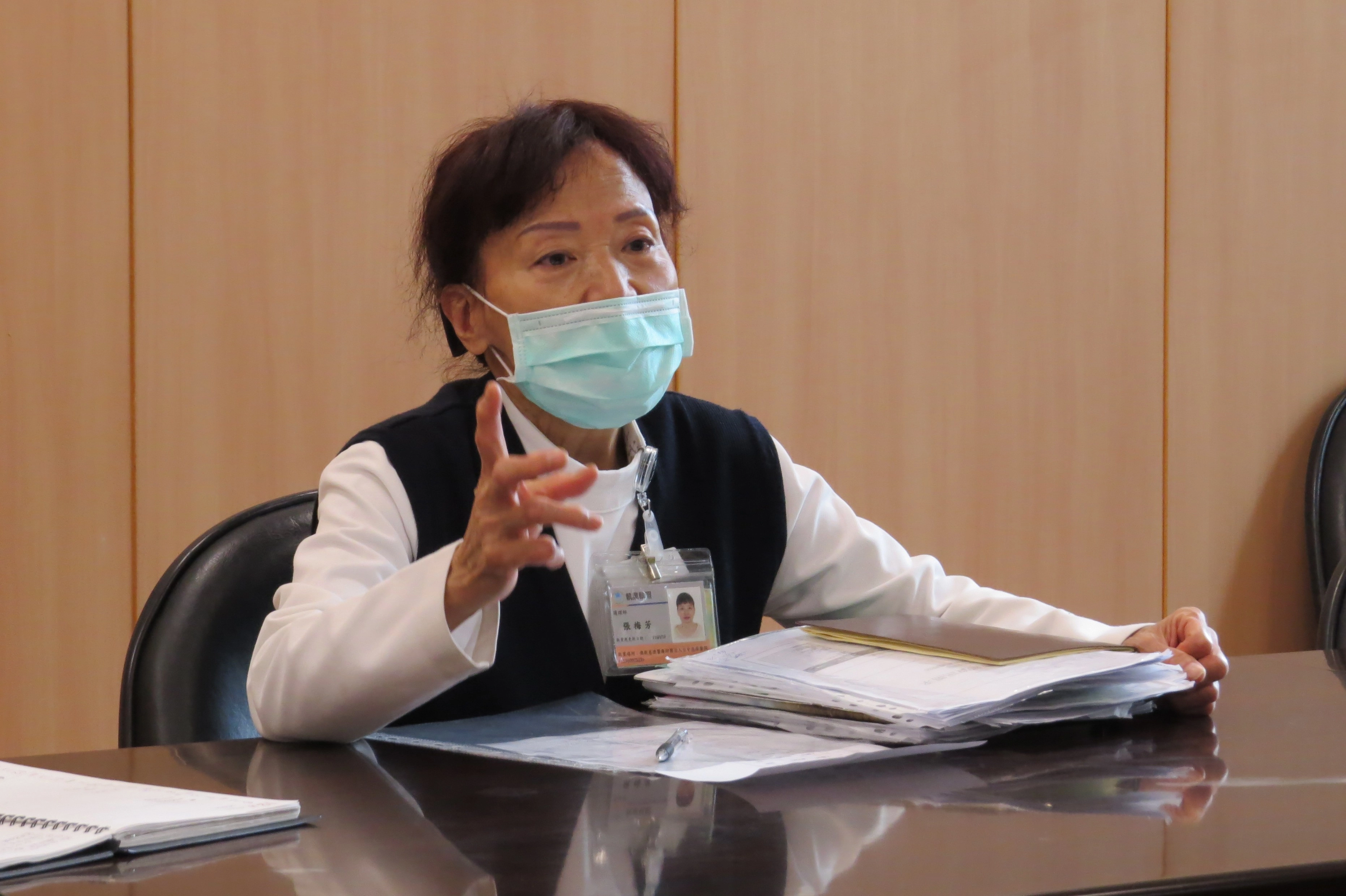 臺中慈濟醫院護理部主任張梅芳肯定護理是「行菩薩道」的行業。