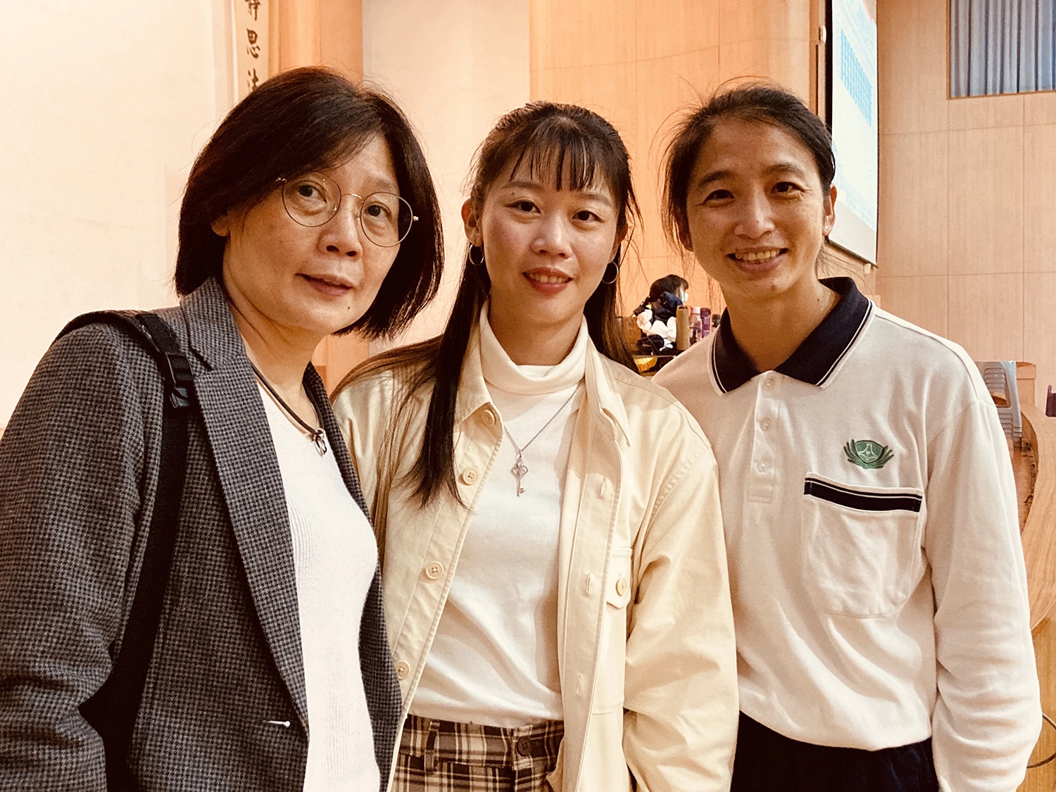 體育組張盈琪老師（圖右）一直支持家文在運動路上前行！