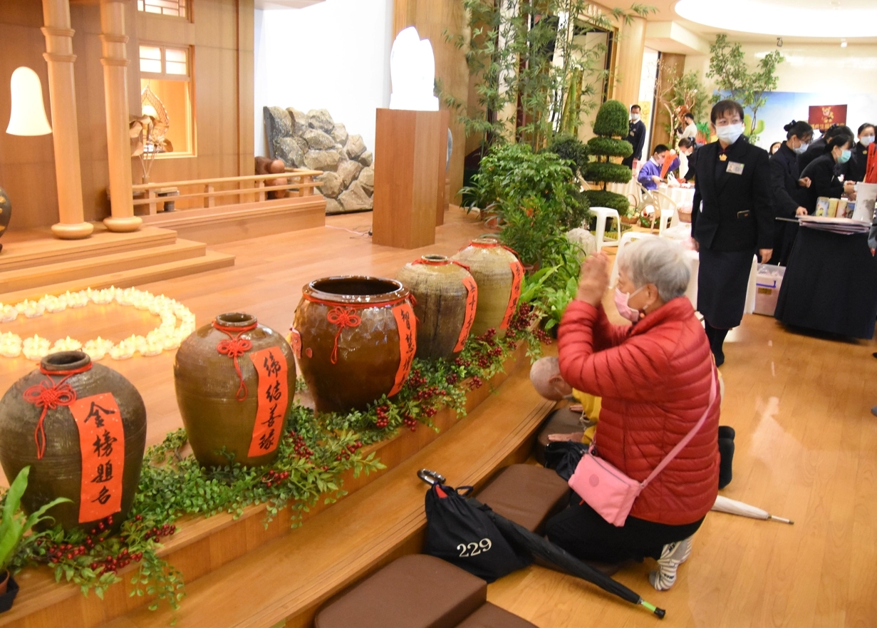 祈福區設置「金榜題名、締結善緣、智慧增長、無量壽福、孝悌興家」五個祈求大甕。