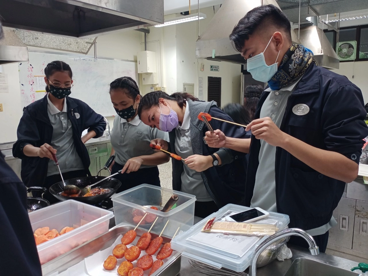 菲律賓炸地瓜是校園銅板美食，甜度堪稱「螞蟻人」。
