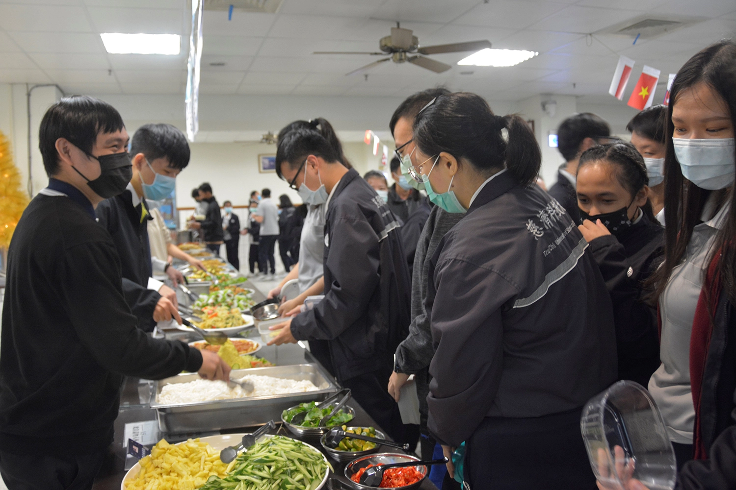 家鄉美食更能撫慰外籍學生來台求學的空虛和寂寞。