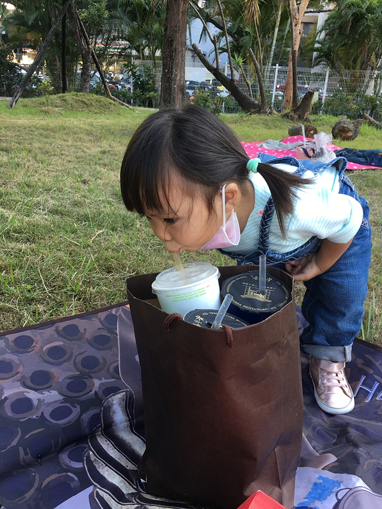 學齡前幼兒喝太多含糖飲料會抑制生長，造成肥胖，未注意口腔清潔還會有蛀牙風險。
