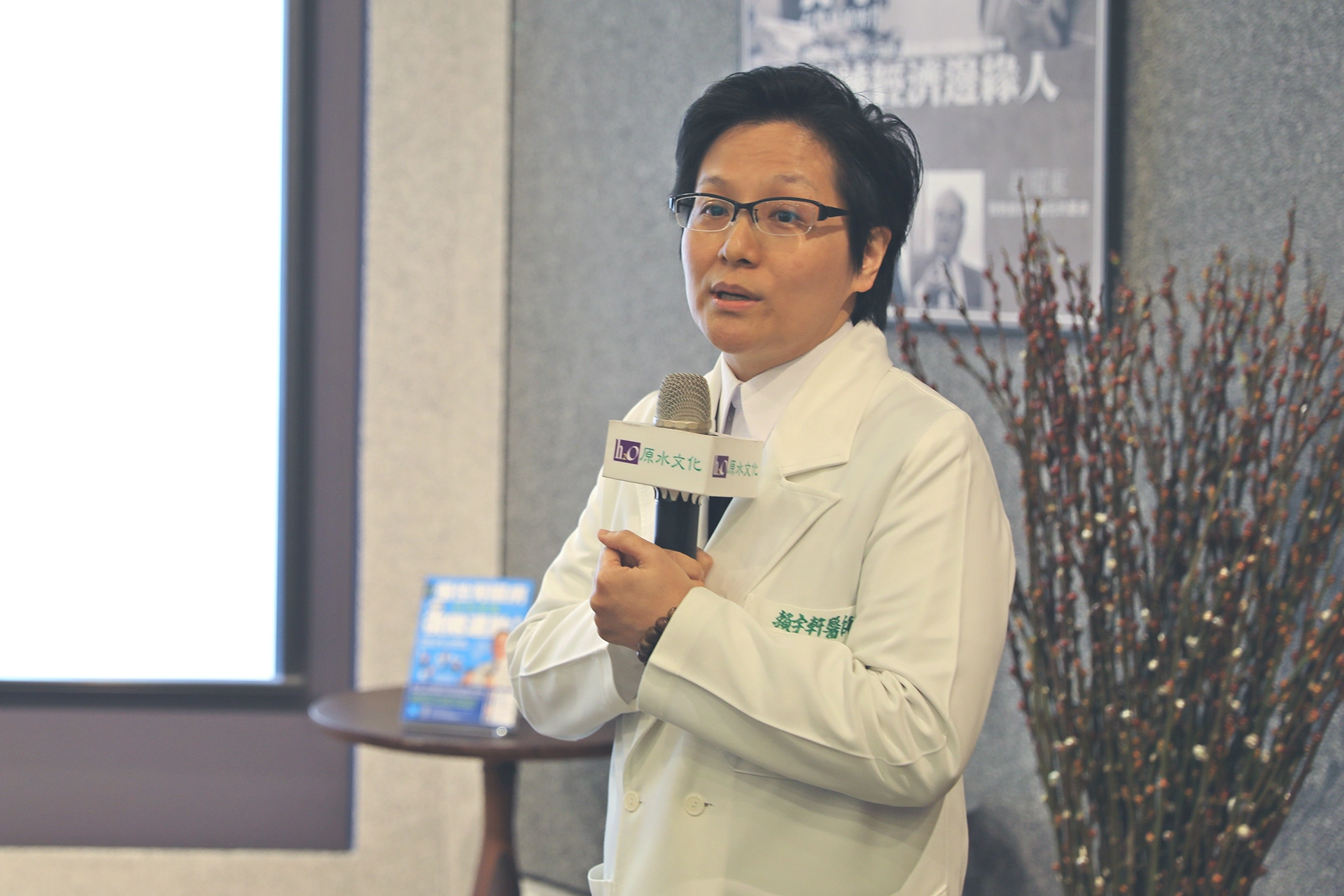 賴宇軒醫師表示，規律運動對腎友有許多的好處，但在運動前如有心肺相關的危險症狀，務必找醫師討論，降低風險。