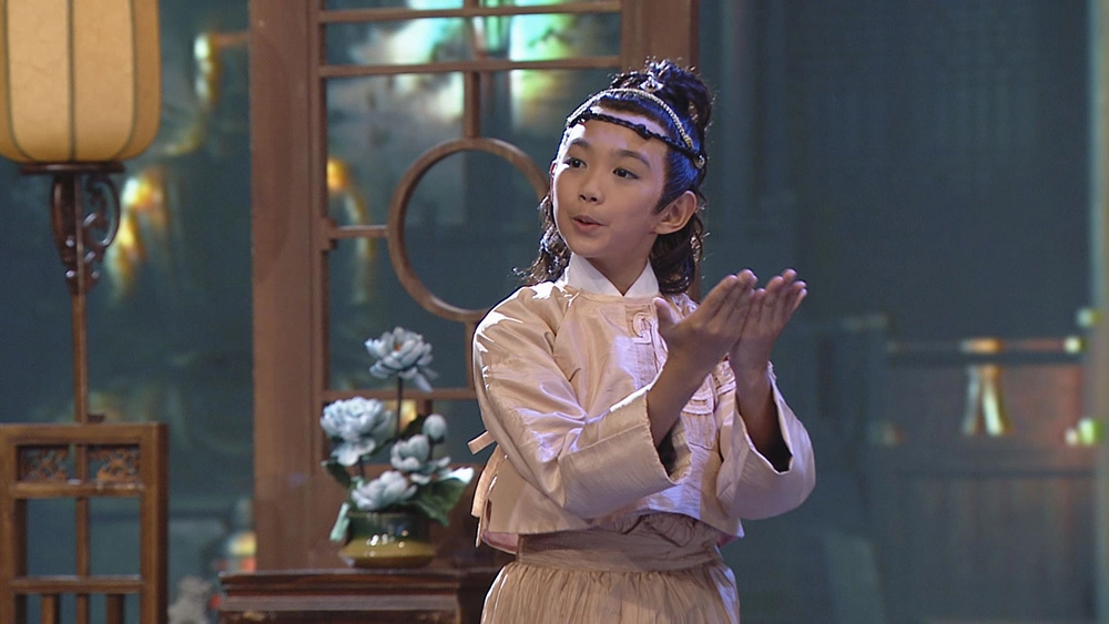 陳玄力在娘胎就聽著明華園歌仔戲長大，專研樂器，演戲一樣上手。