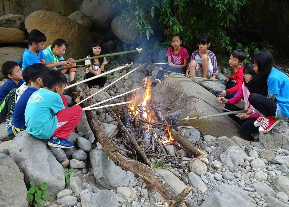 大自然也是新竹縣大坪實驗小學的教室。