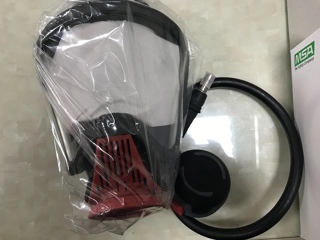 msa消防空氣呼吸器面罩採用最新的面罩技術，創造新的質量標準，其頭帶為橡膠材質不易損壞、更加耐用，有利提升救災安全性。