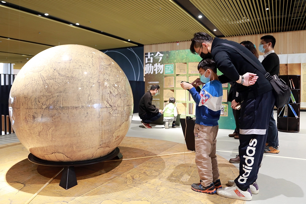 黃偉哲偕同賴清德見證市圖新總館啟用 共盼台南文化新地標打開閱讀新時代