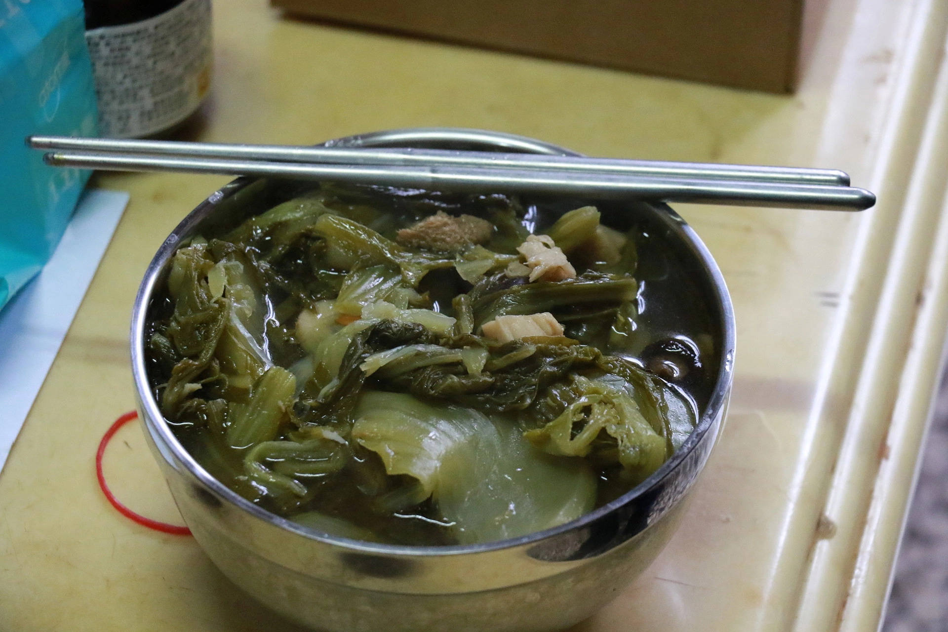 熱騰騰、香噴噴的「長年菜補湯」是個案管理師的手路菜。