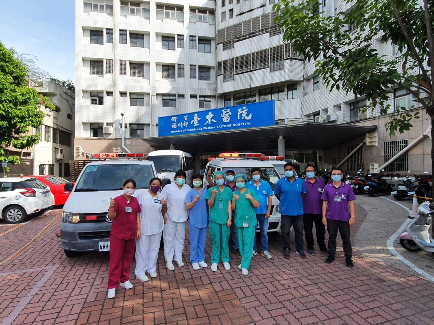 部東全面恢復所有業務-醫護人員將護理之家住民接回-我們準備好了