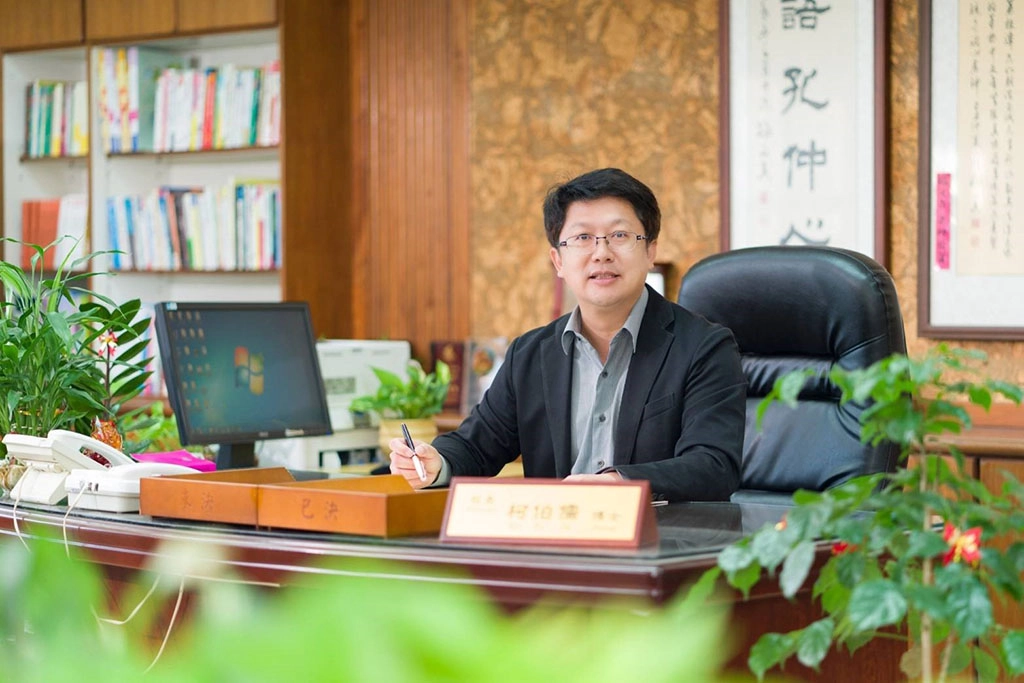 柯伯儒校長要把善的種子傳播下去，一代接一代。