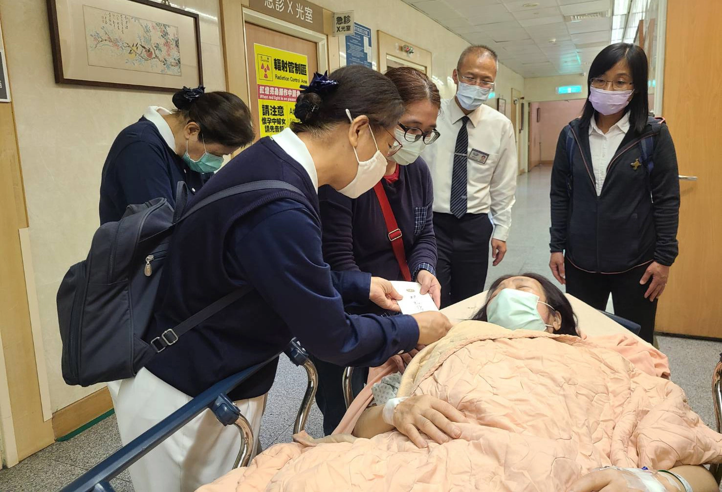 宜蘭蘇澳發生重大車禍，宜蘭、台北慈濟志工到醫院關懷傷者。