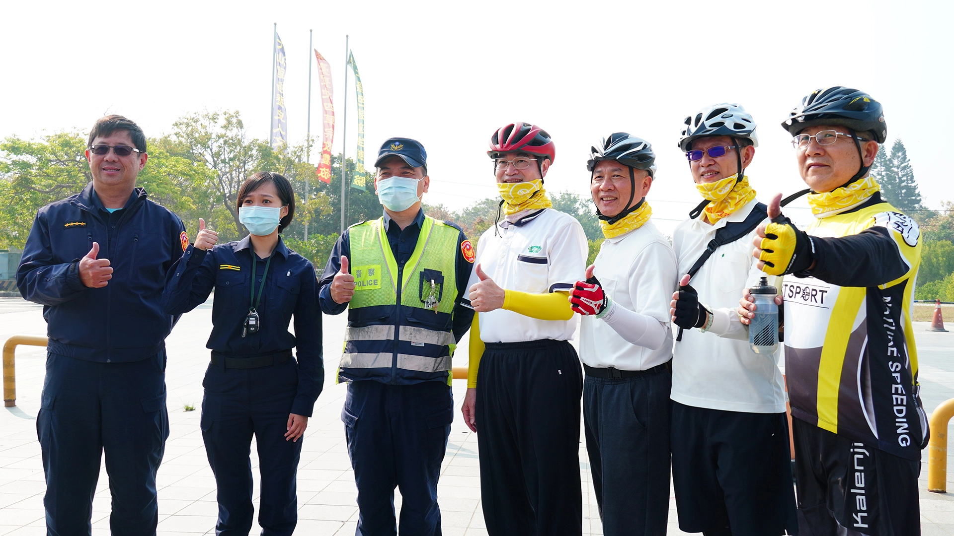 臺南市警察局佳里分局結合臺南慈中單車成年禮擴大辦理交通安全宣導。