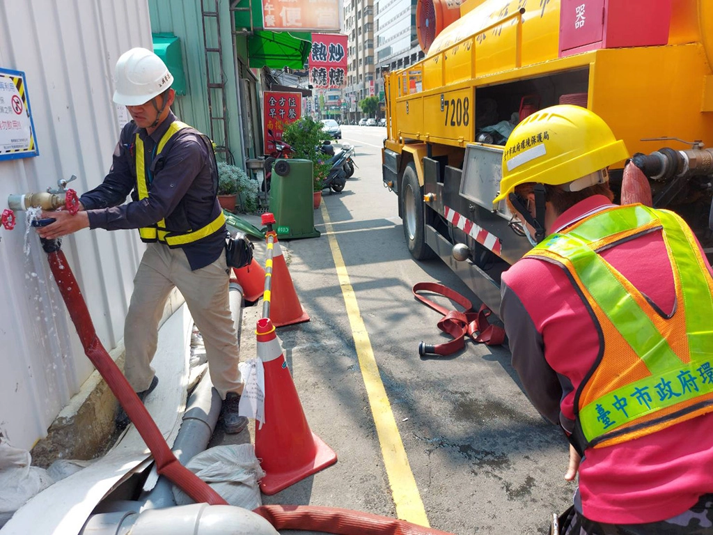 各區清潔隊率先取用營建工地次級水。