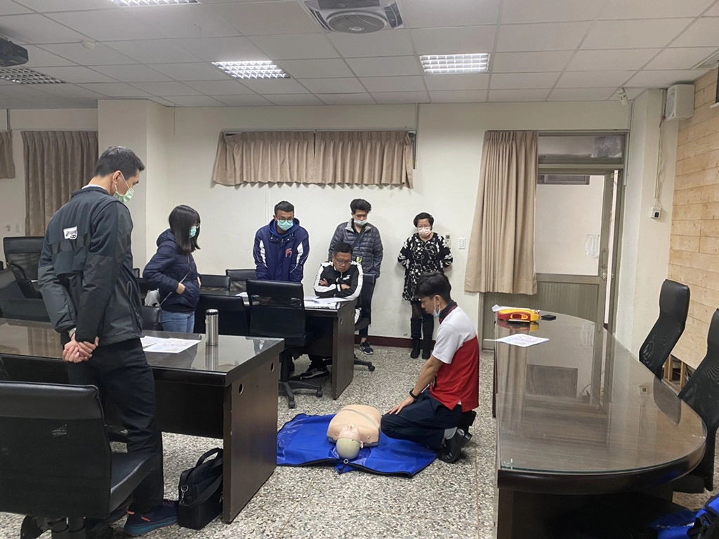 講師示範操作流程。