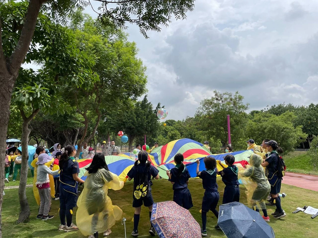 中市51校幼童軍齊聚中央公園，感受科技環保自然生態。