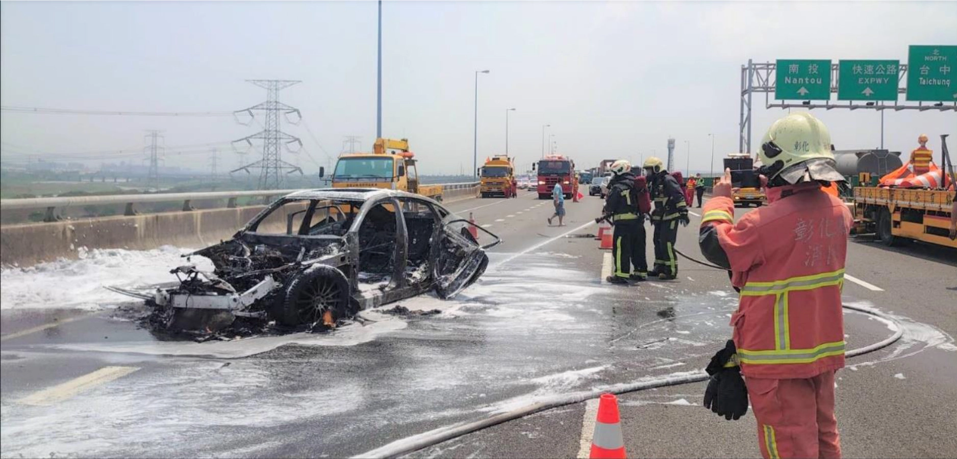 國 3 北向 195 公里撞擊工程車輛事故