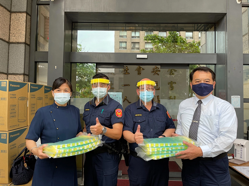 關心雙北桃宜員警執勤防護 慈濟急送防護面罩