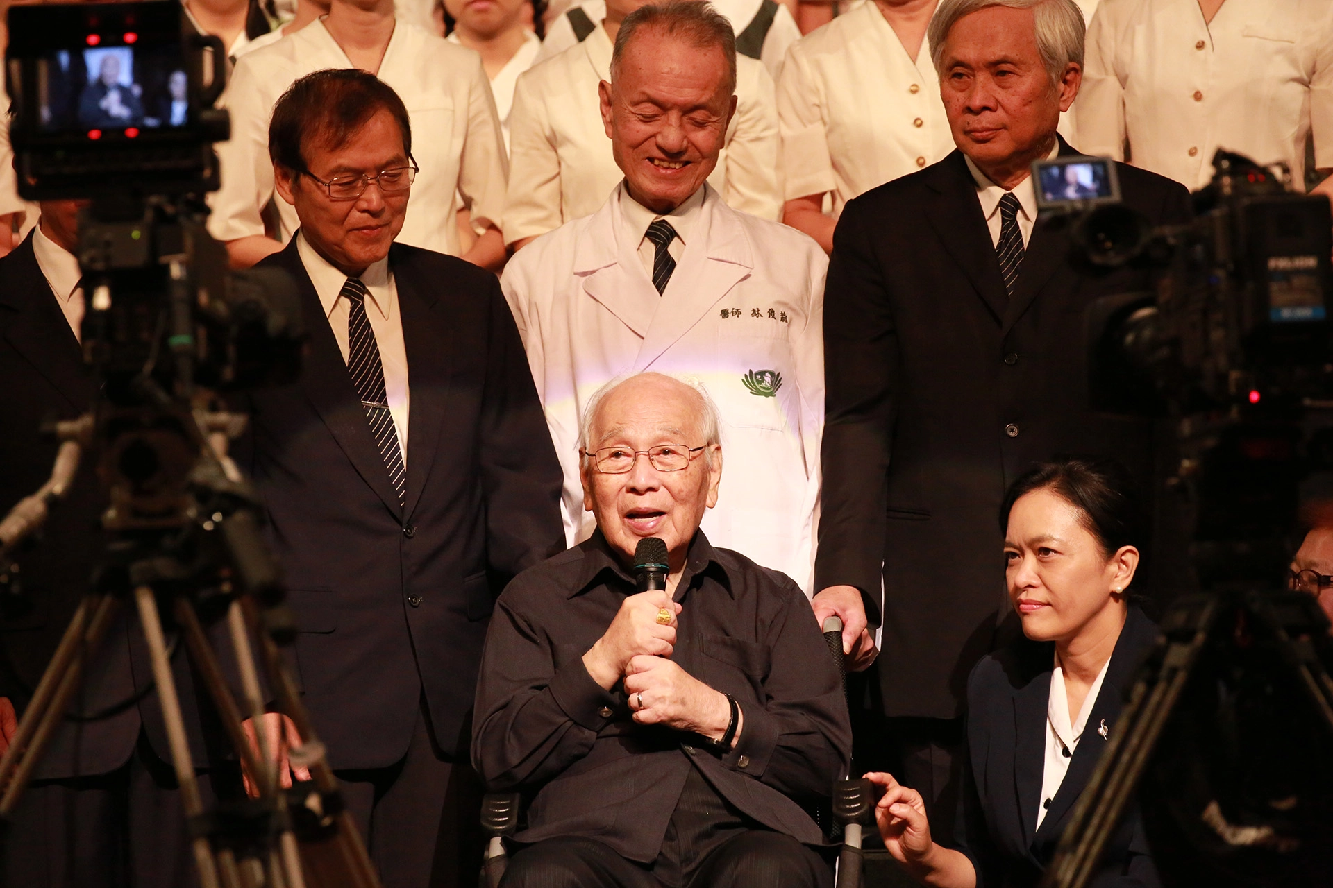 在楊思標校長的努力，開啟了慈濟教育志業代代相傳、教育英才的使命感。高齡100歲的楊思標校長前來參與慈濟教育三十周年慶典。