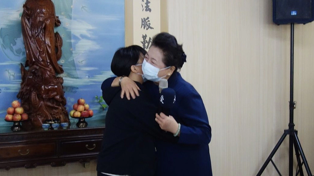 今年雖然面臨國內新冠肺炎疫情挑戰，慈濟志工仍排除萬難盡力陪伴。