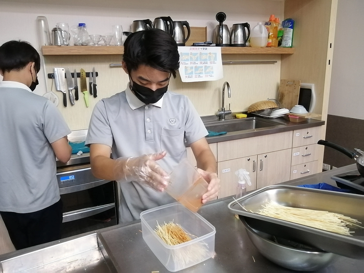 Mie Lidi (炸麵條)口味多達十種，最受台灣人歡迎的是甜玉米、起司。