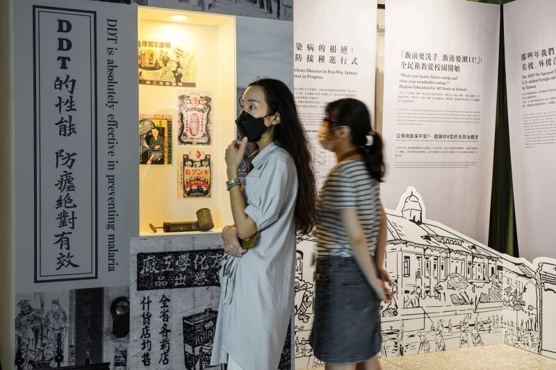 觸疫即發特展展出臺灣戰疫歷程。
