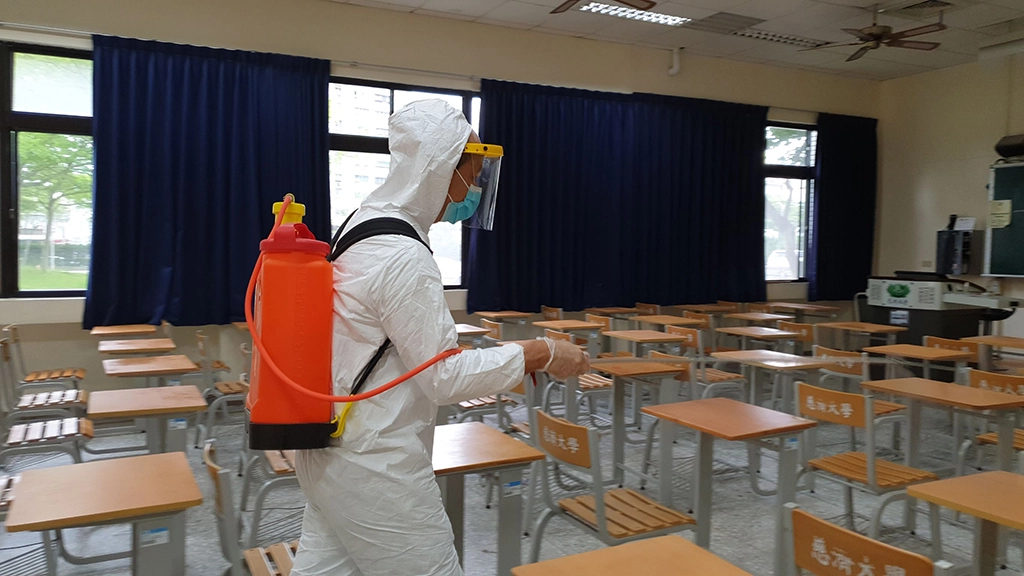 慈濟大學校園展開全面大清消。