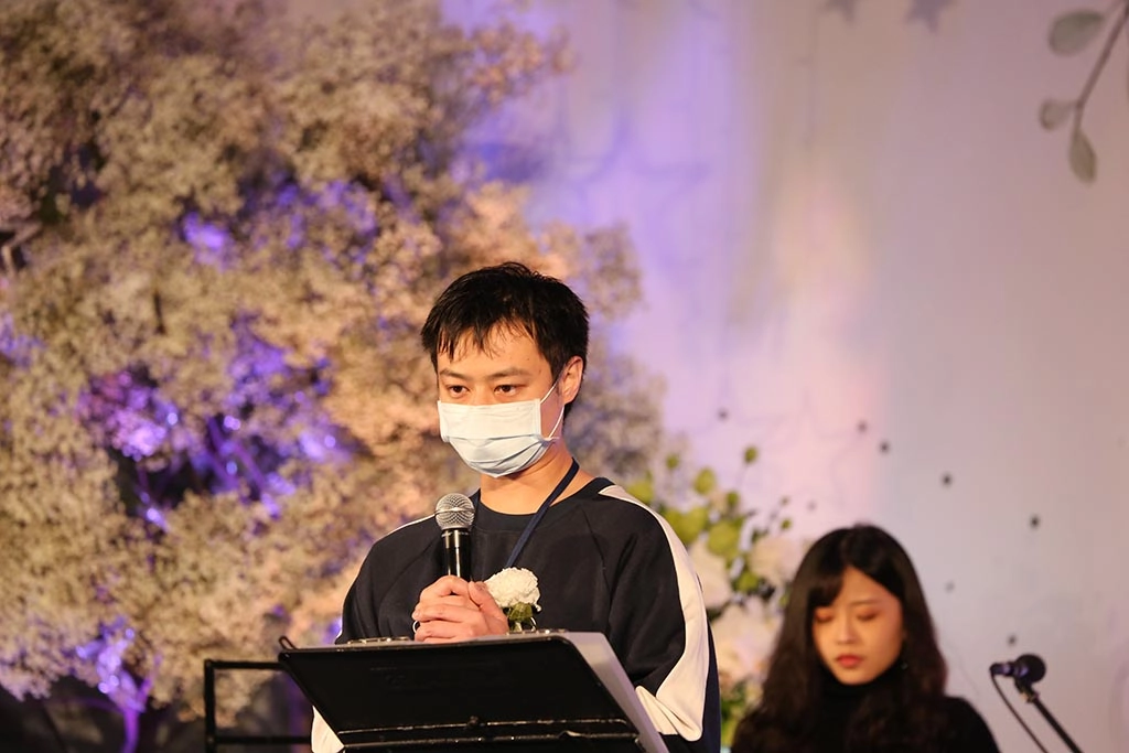 事故罹難的副駕駛的哥哥江先生於會場說：「弟弟你放心飛吧！爸爸媽媽我會照顧，我們之前約好要一起完成的夢想，雖然你不在了，我會獨立完成。」