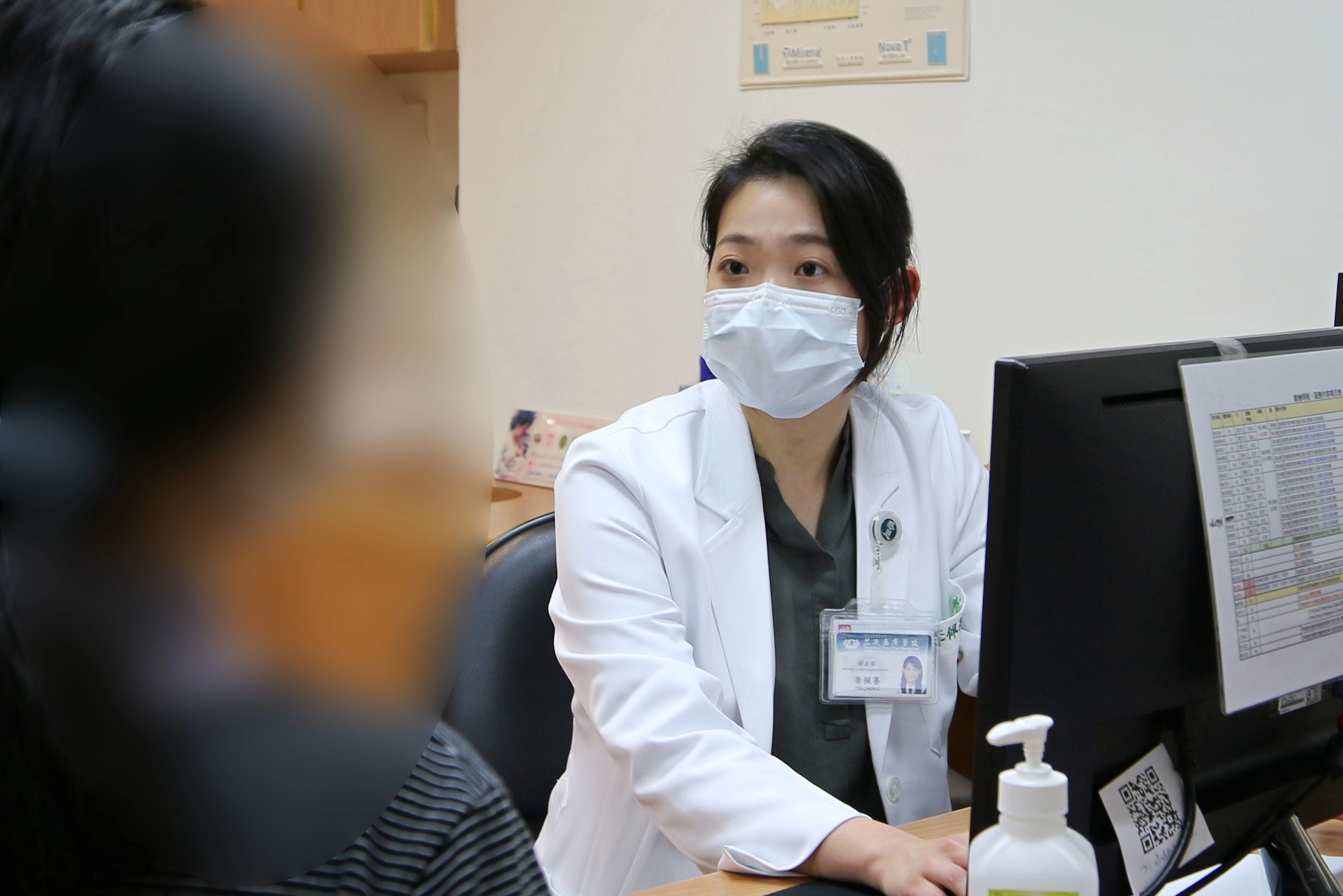 花蓮慈濟醫院婦產部醫師李佩蓁指出，女性朋友經期不規則或更年期停經前後持續出血，極有可能是罹患子宮內膜癌，早期發現早期治療，第一期的五年存活率等可達九成以上。