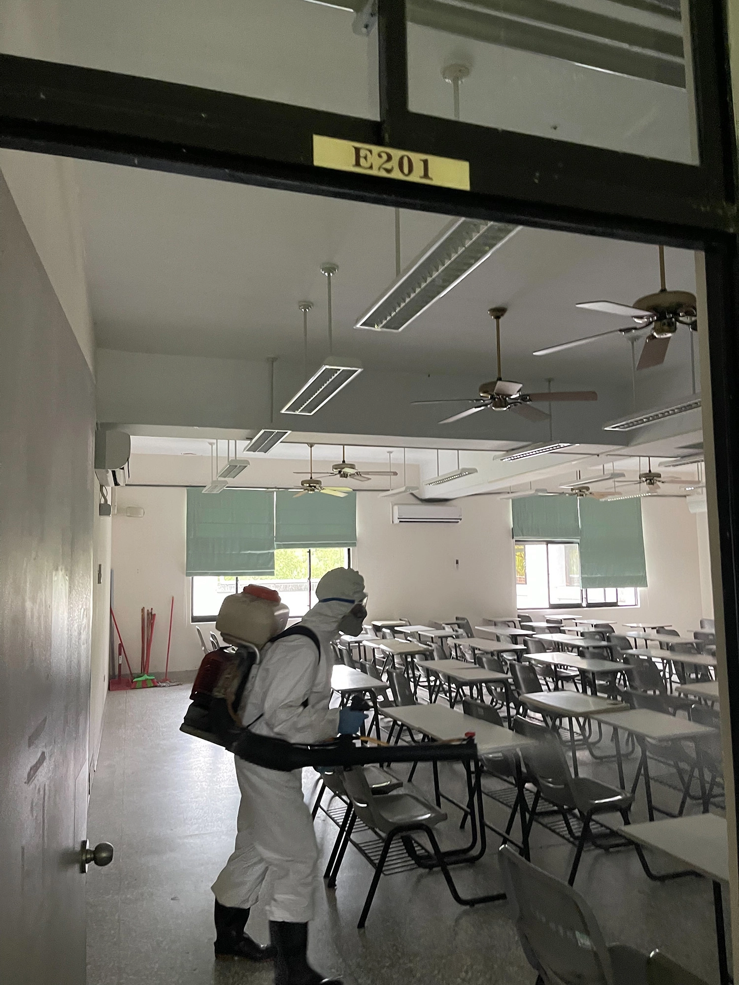 校園清消。
