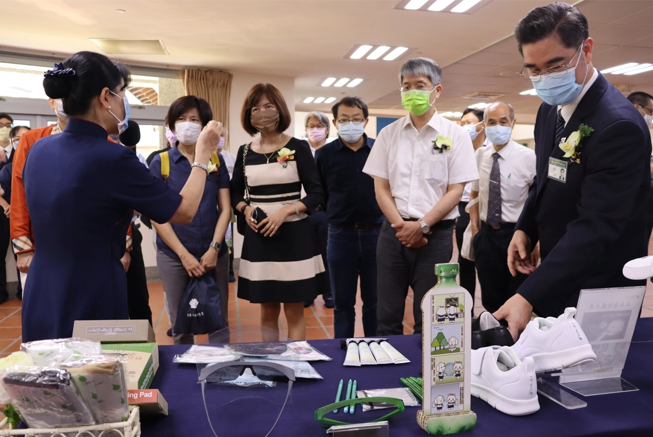 以「清淨在源頭」環境教育精神，將永續發展教育及永續發展目標、淨零排放等具體環保行動，落實推廣在學校、家庭與社區。