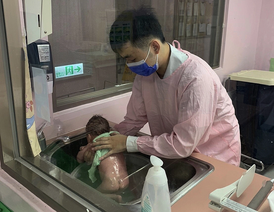 移民署北區事務大隊臺北市服務站的新二代親善大使張庭維，矢志成為「男」丁格爾。