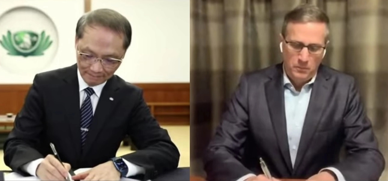 慈濟與聯合國兒童基金會簽署合作備忘錄，由慈濟慈善事業基金會執行長顏博文(左)、聯合國兒童基金會美國辦事處執行長Michael Nyenhuis(右)代表簽訂。