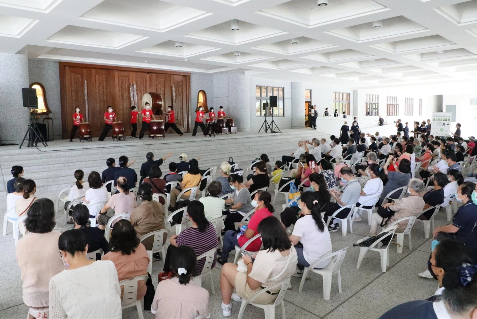 慈濟志工為明年度關渡靜思堂啟用前暖場，精心籌劃一連五場與往年完全不一樣的農曆七月吉祥月祈福會。