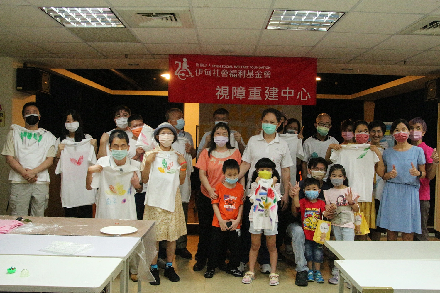 8月6日，伊甸舉辦親子裝DIY體驗活動，讓視障爸爸們有個難忘美好的父親節。