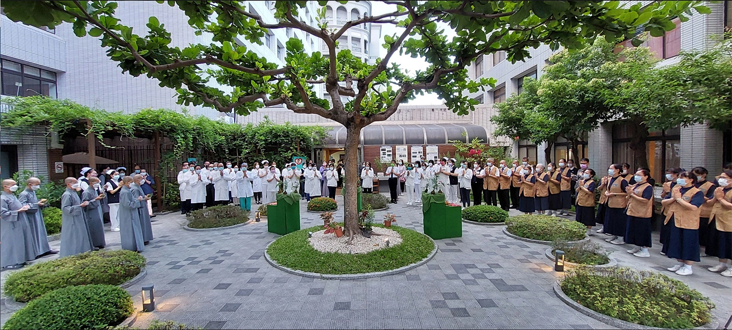 花蓮慈濟醫院8月10日下午在空中花園舉辦孝親感恩祈福會。(花蓮慈院提供)