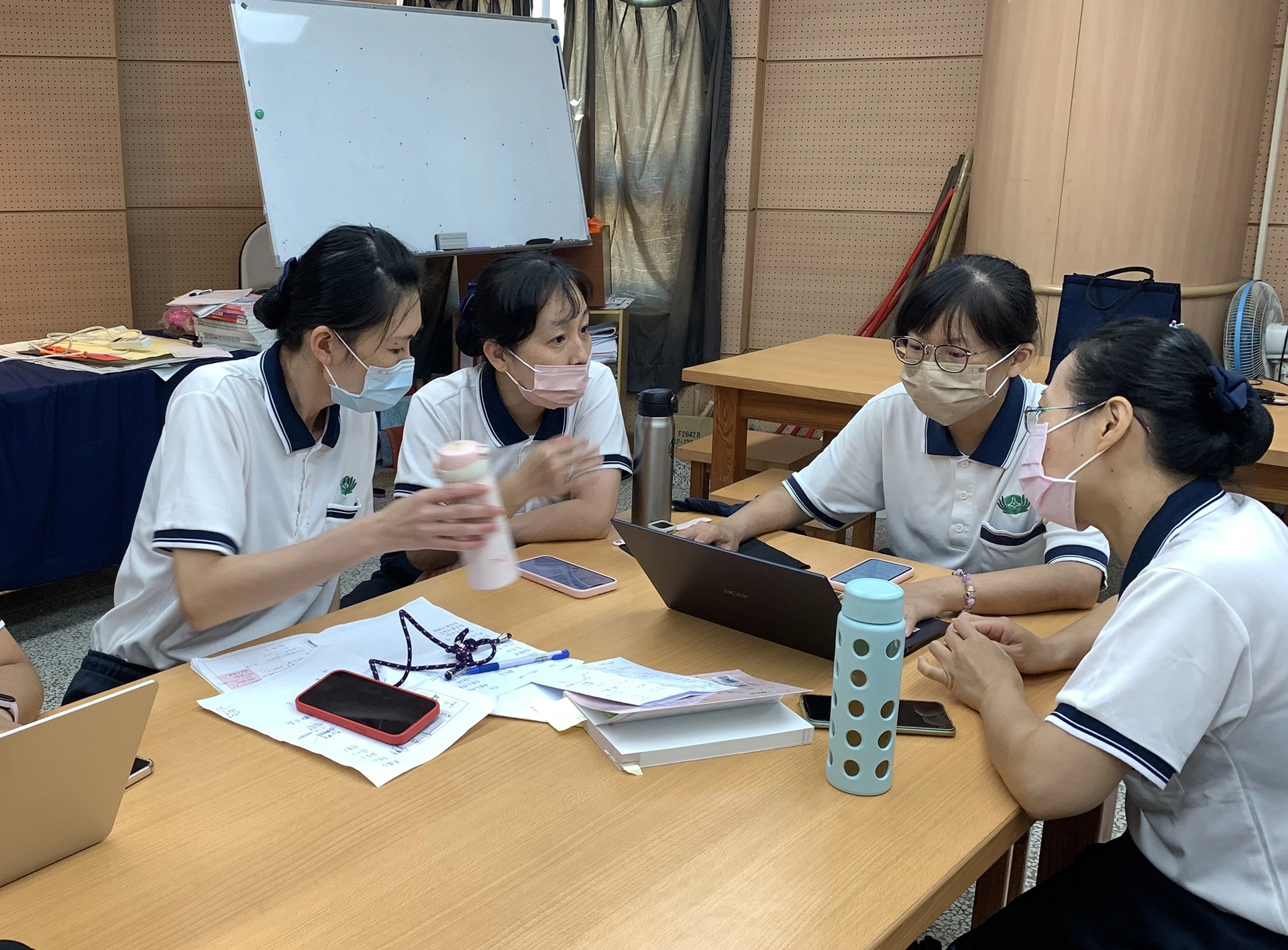 幼兒園師長透過班群共備